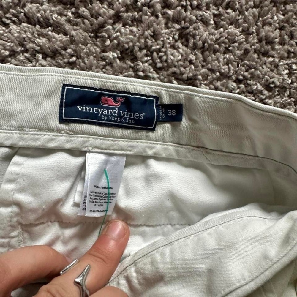 Vineyard Vines white shorts with embroidered whale logo Size 38 - Picture 3 of 8